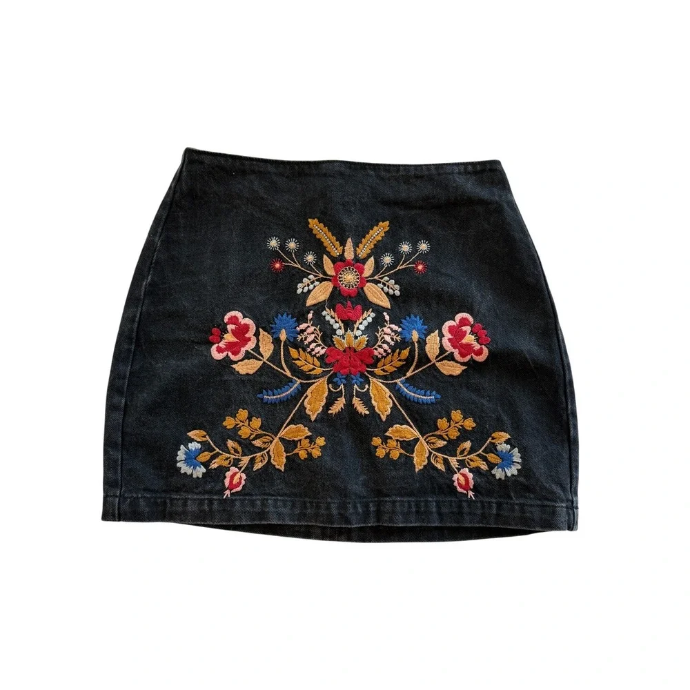 Topshop Moto Black Denim Floral Embroidered Mini Skirt Boho Size 4